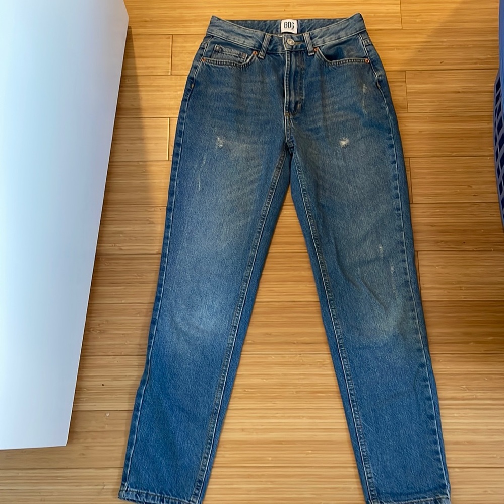 BDG mom High waisted straight jeans.